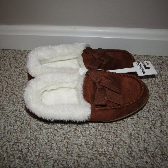 NWT Cozy Suede and Fur Memory Foam Moccasin Slippers | Size L 9-10 ☁️ - Picture 3 of 4